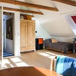 4 Bedroom Cozy In בית נופש הסלה