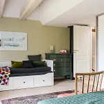 4 Bedroom Cozy In