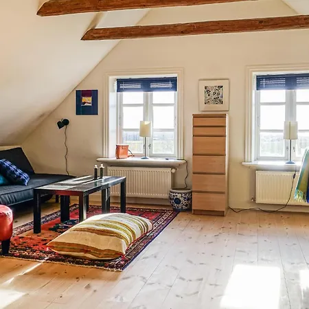 Dom wakacyjny 4 Bedroom Cozy In *