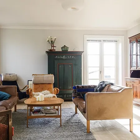 4 Bedroom Cozy In Dom wakacyjny *