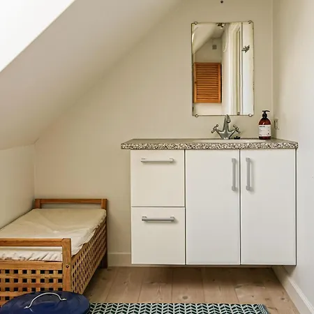 Dom wakacyjny 4 Bedroom Cozy In *