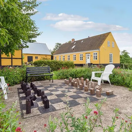 Nyaraló 4 Bedroom Cozy In Hasle