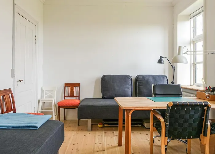 4 Bedroom Cozy In Nyaraló *