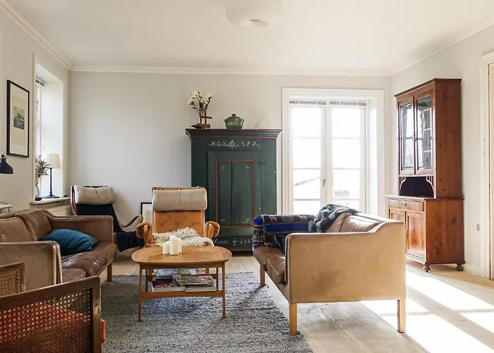 4 Bedroom Cozy In Nyaraló *