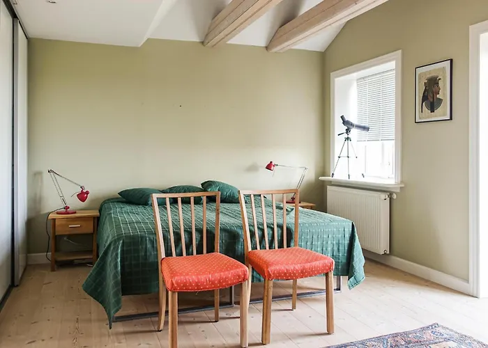 4 Bedroom Cozy In Nyaraló Hasle