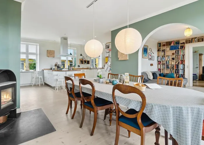 4 Bedroom Cozy In