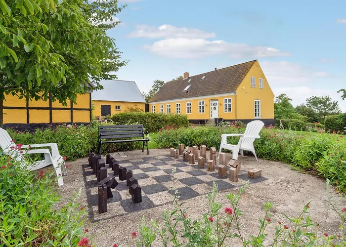 Nyaraló 4 Bedroom Cozy In Hasle